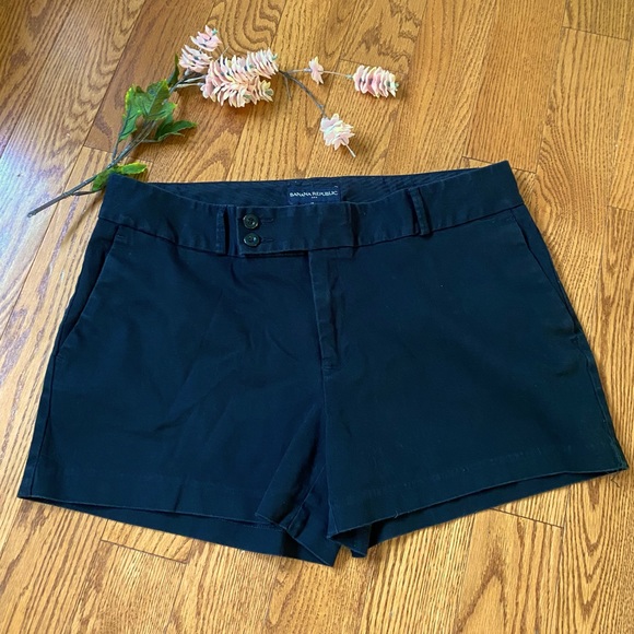 Banana Republic | Black Shorts | Cotton shorts - Picture 2 of 6